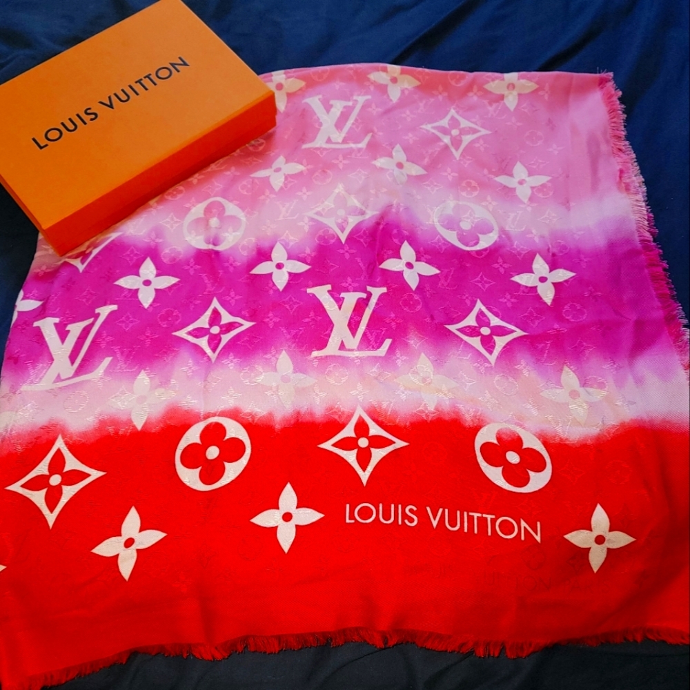 Louis Vuitton scarf